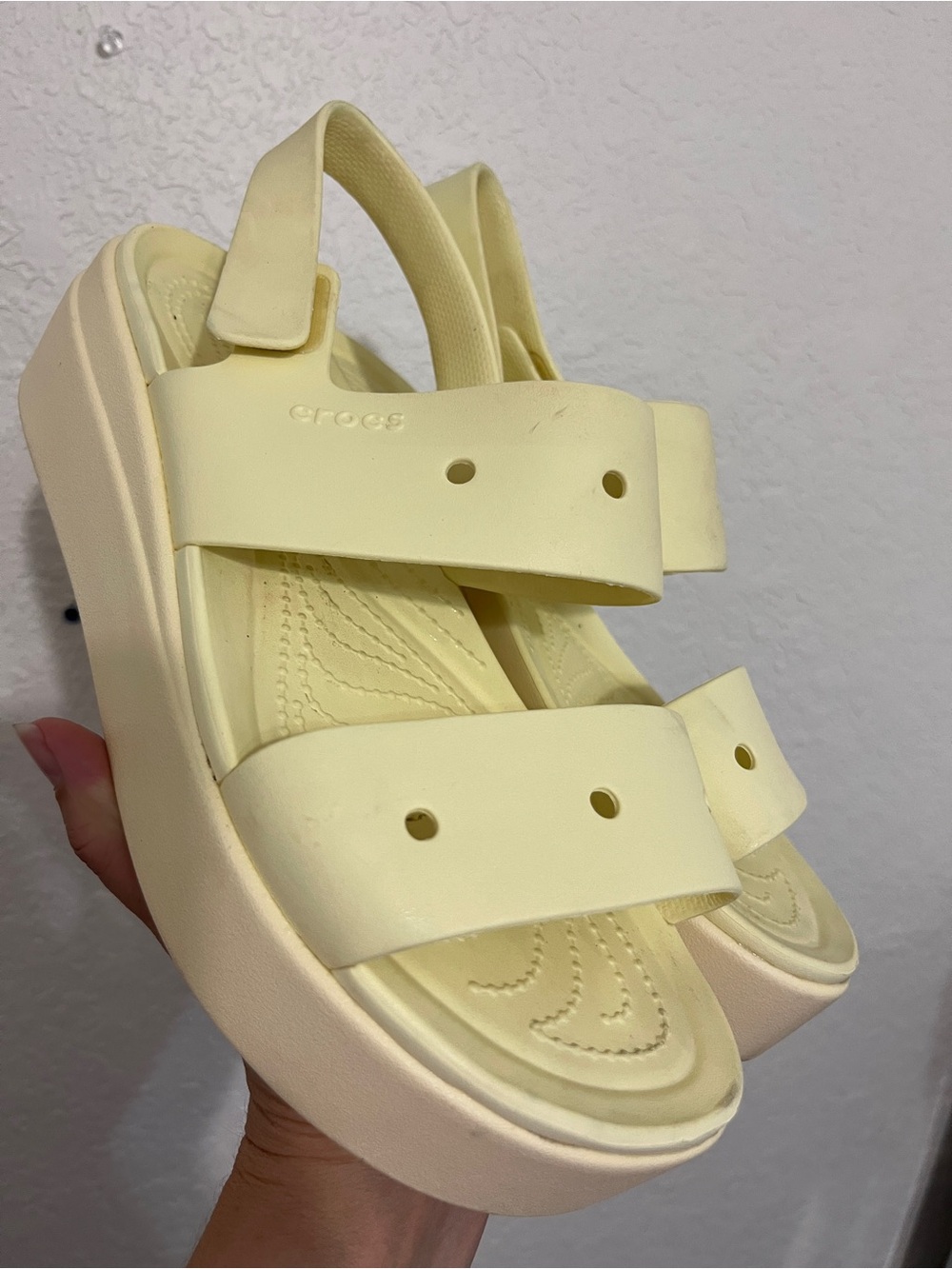CROCS BROOKLYN 4U WEDGE Platform SANDAL BUTTER CREAM US W 9 - Picture 3 of 8